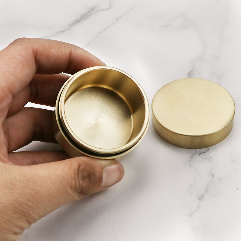 ふた付き真ちゅう製ミニティーキャニスター,薬箱,ピルジュエリ - Tin Container Lid のレビューと価格